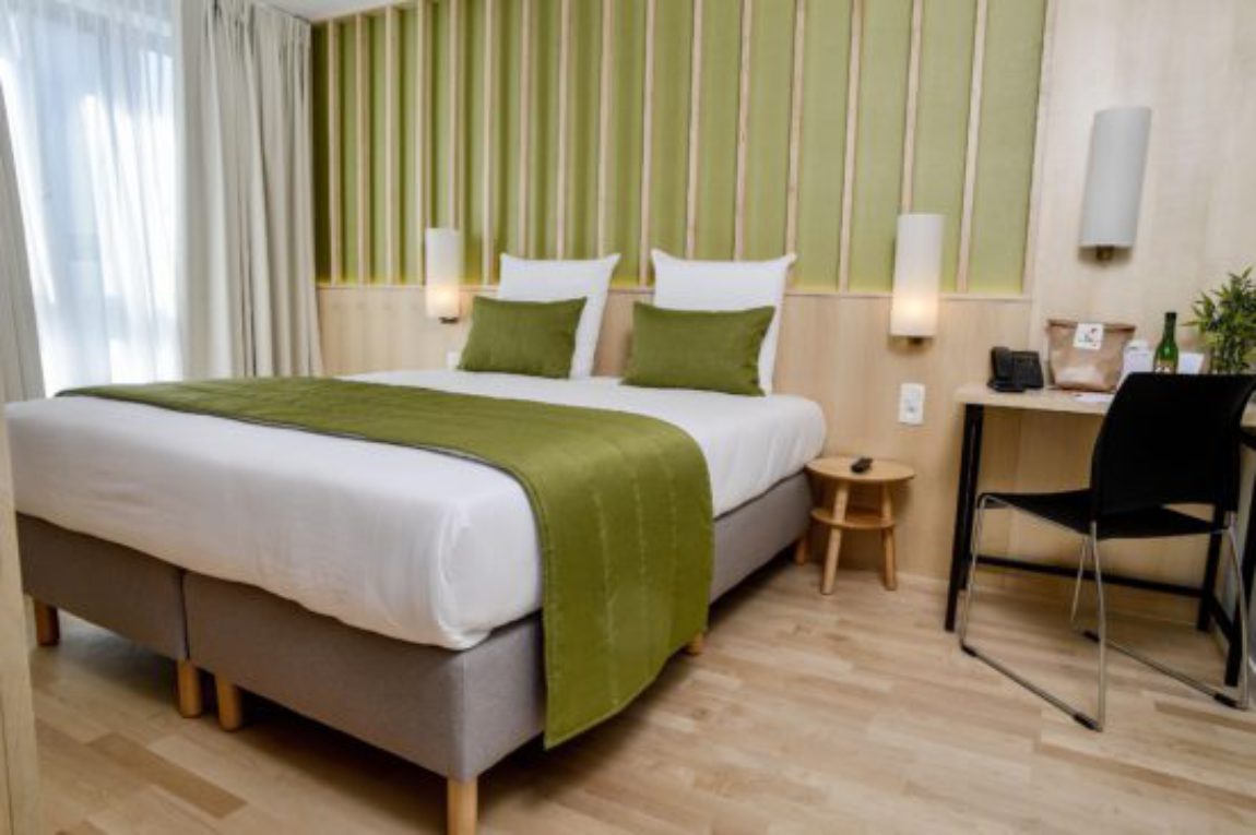 room-550×366